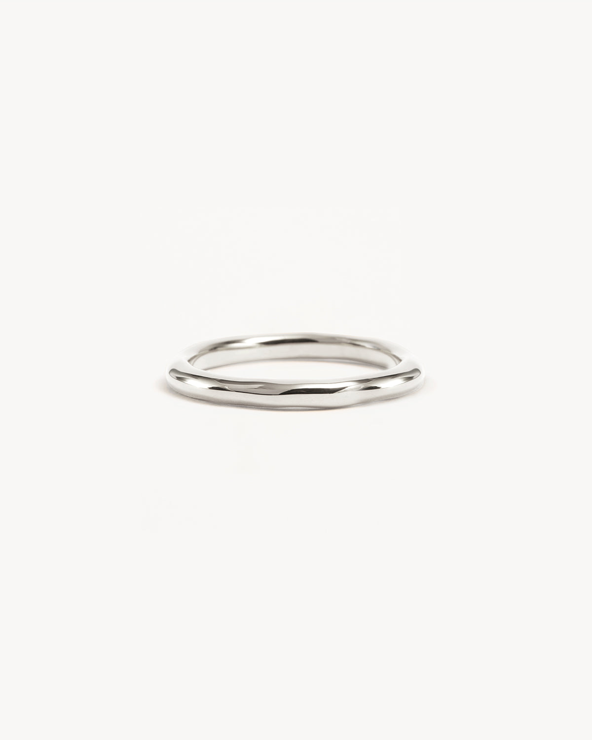 Thin silver store band ring