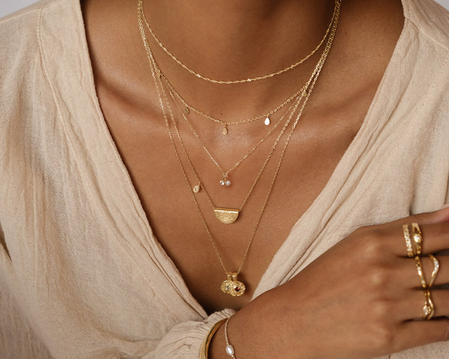 Necklace Layering: How To Layer Your Necklaces for Maximum Style - Dune  Jewelry - Blog