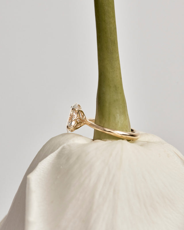 18k Solid Gold Lotus Solitaire Engagement Ring - Oval