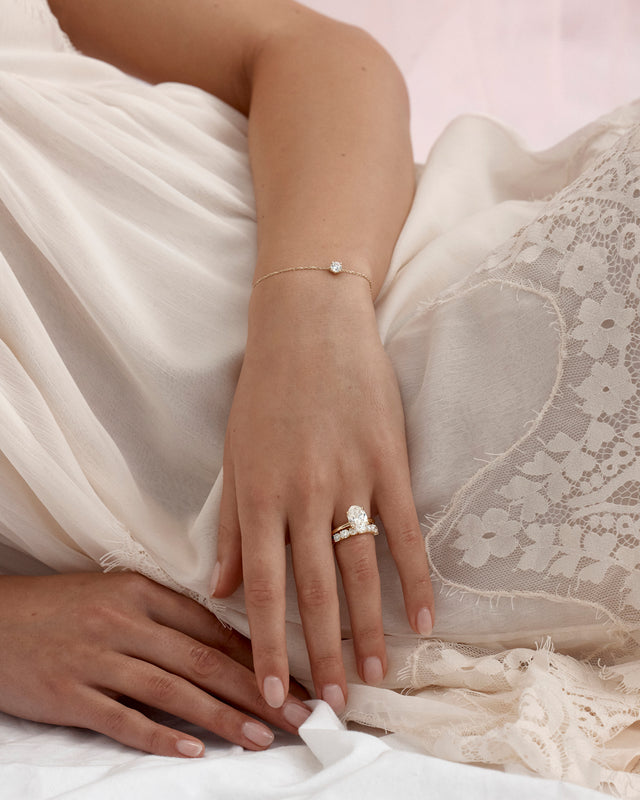 18k Solid Gold Infinite Bloom Diamond Wedding Band