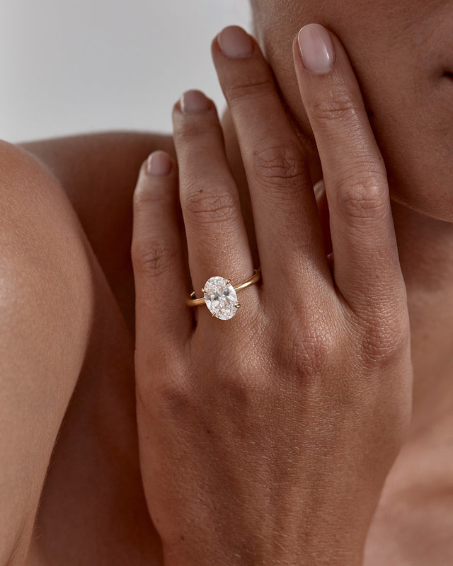18k Solid Gold Lotus Solitaire Engagement Ring - Oval 2.5ct