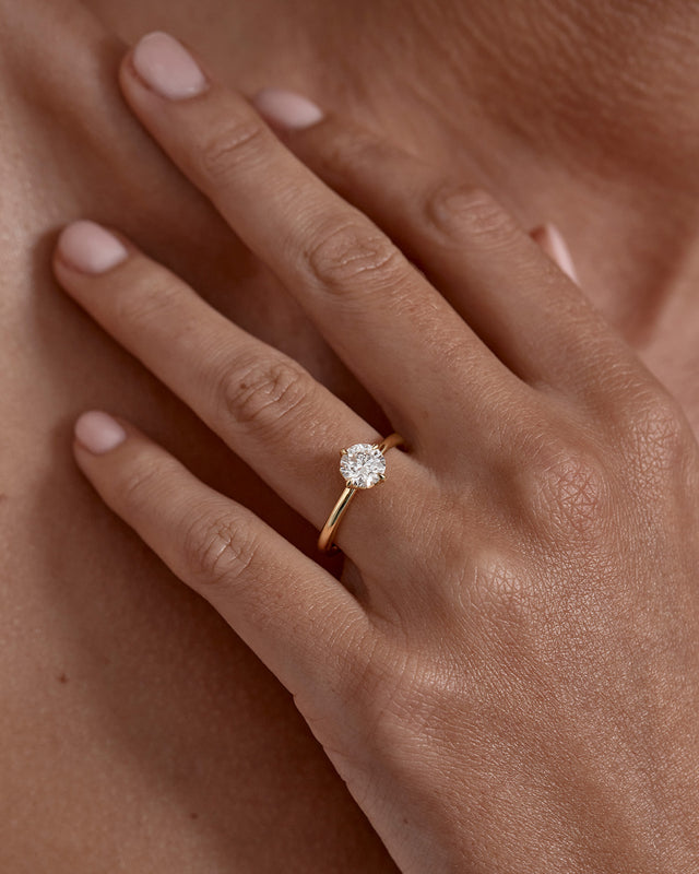 18k Solid Gold Lotus Solitaire Engagement Ring - Round 1.5ct