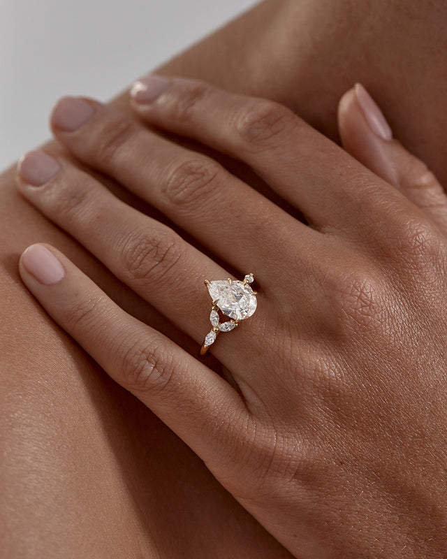 18k Solid Gold Lotus Bloom Engagement Ring - Pear 2ct