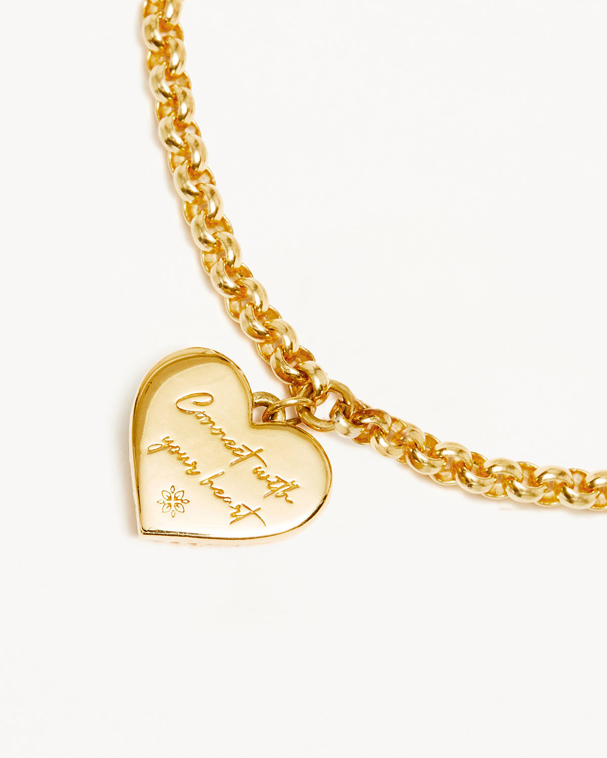 18k gold deals heart bracelet