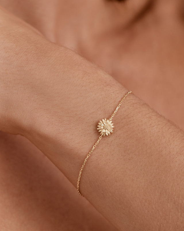 18k Gold Vermeil Daisy April Birth Flower Bracelet