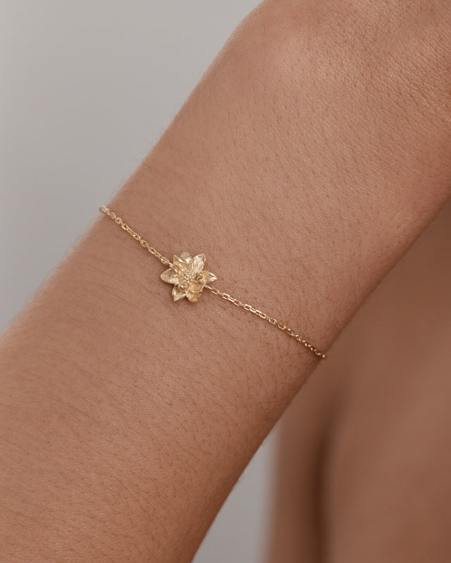 18k Gold Vermeil Water Lily July Birth Flower Bracelet