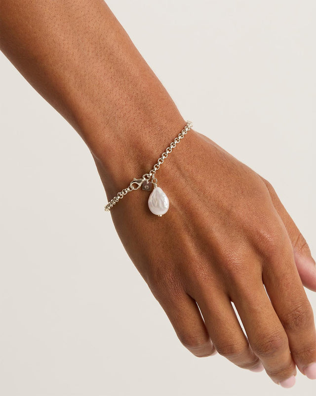 Silver Embrace Stillness Pearl Bracelet