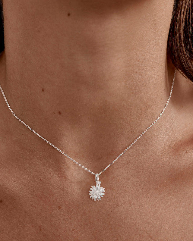 Sterling Silver Daisy April Birth Flower Necklace