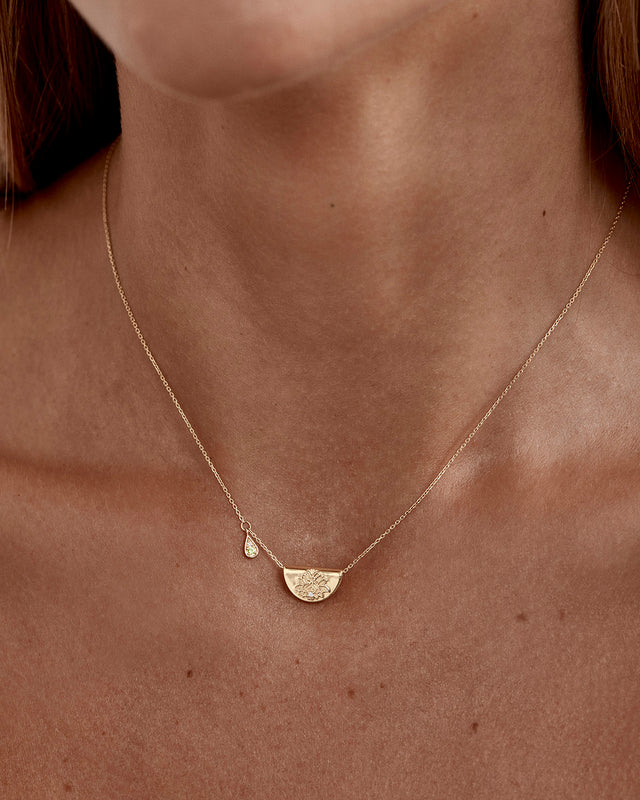 14k Solid Gold Lotus Birthstone Diamond Necklace - August - Peridot