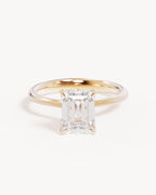 18k Solid Gold Lotus Solitaire Engagement Ring - Emerald 2ct