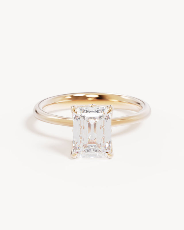 18k Solid Gold Lotus Solitaire Engagement Ring - Emerald 2ct