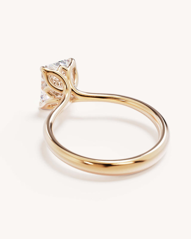 18k Solid Gold Lotus Solitaire Engagement Ring - Emerald 2ct