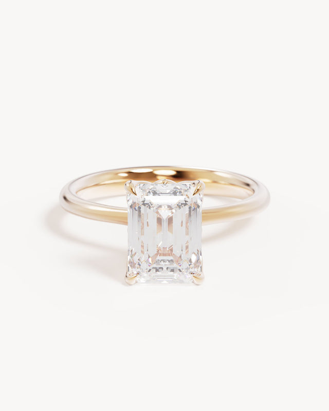18k Solid Gold Lotus Solitaire Engagement Ring - Emerald 2.5ct