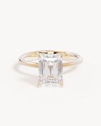 18k Solid Gold Lotus Solitaire Engagement Ring - Emerald 3ct