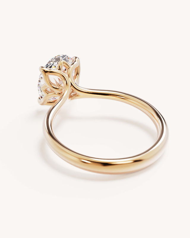 18k Solid Gold Lotus Solitaire Engagement Ring - Oval 2.5ct