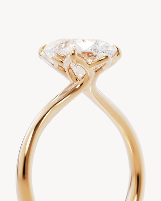 18k Solid Gold Lotus Solitaire Engagement Ring - Pear 2.5ct