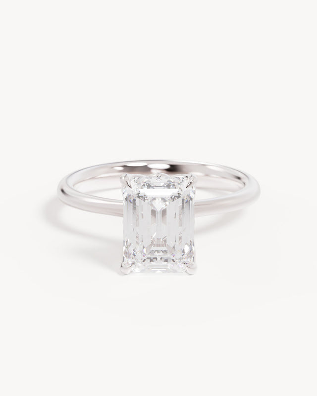 18k Solid White Gold Lotus Solitaire Engagement Ring - Emerald 2.5ct