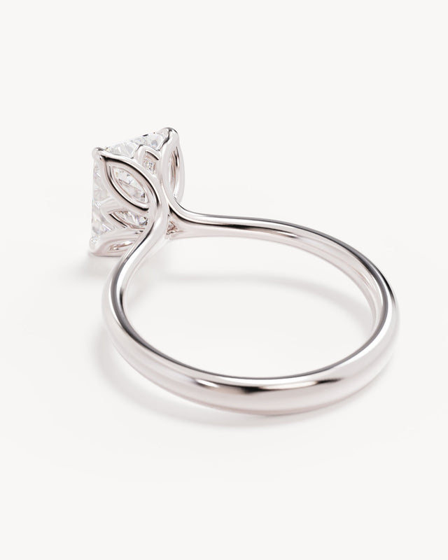 18k Solid White Gold Lotus Solitaire Engagement Ring - Emerald 2.5ct