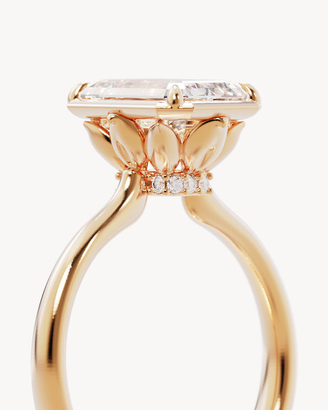 18k Solid Gold Hidden Lotus Engagement Ring - Emerald 3ct