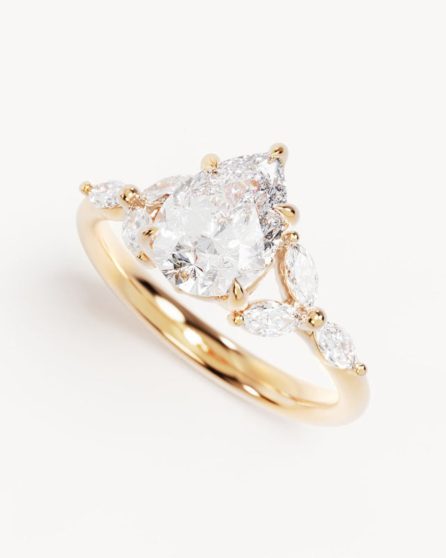 18k Solid Gold Lotus Bloom Engagement Ring - Pear 2.5ct