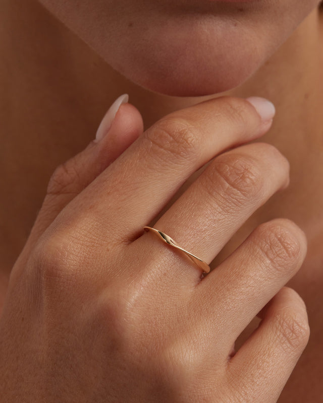 9k Solid Gold Return to Love Ring