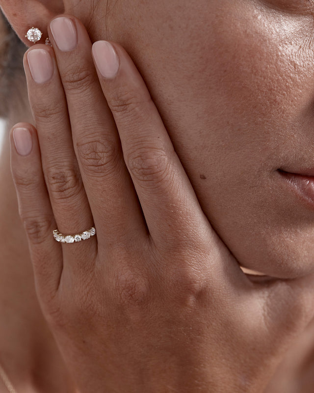 18k Solid Gold Infinite Bloom Diamond Wedding Band
